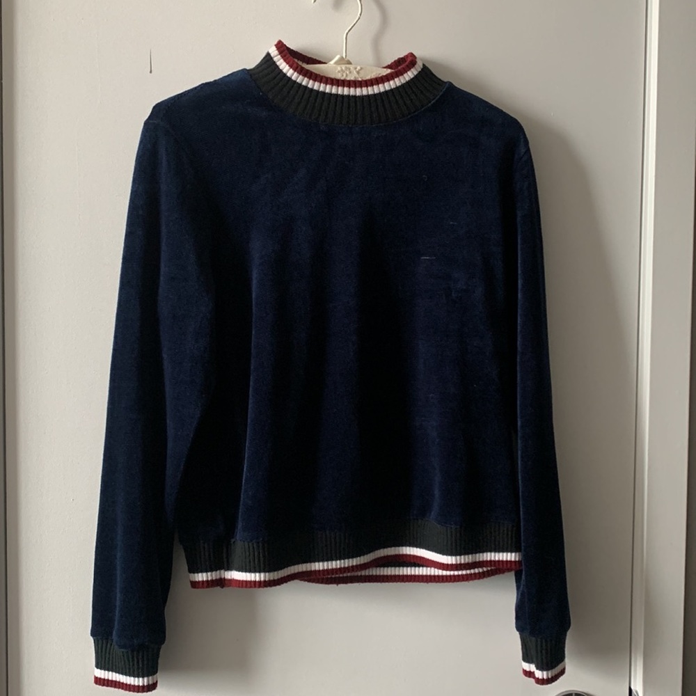 🇭🇰Textured Elegant top—XS -$50